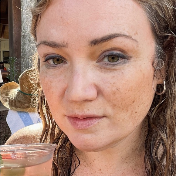 Meet your Posher, Erika - Picture 1 of 1